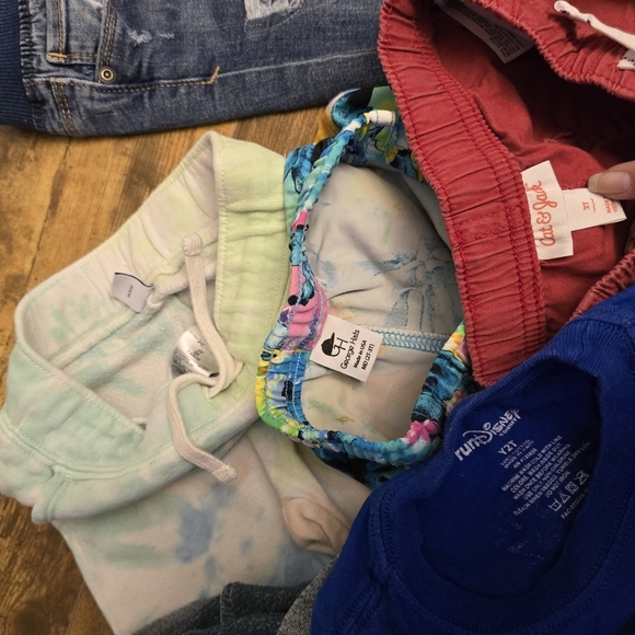 Toddler boys size 2T summer clothing bundle of 6 mostly shorts - Picture 5 of 6